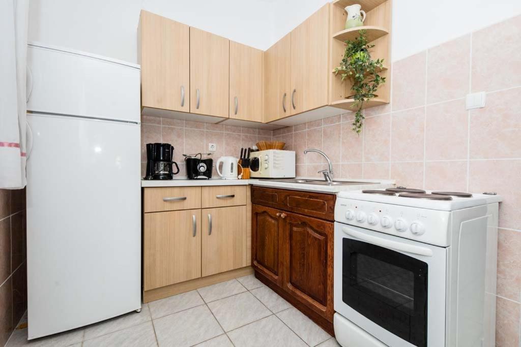 Apartmani Luka Banjol Bagian luar foto