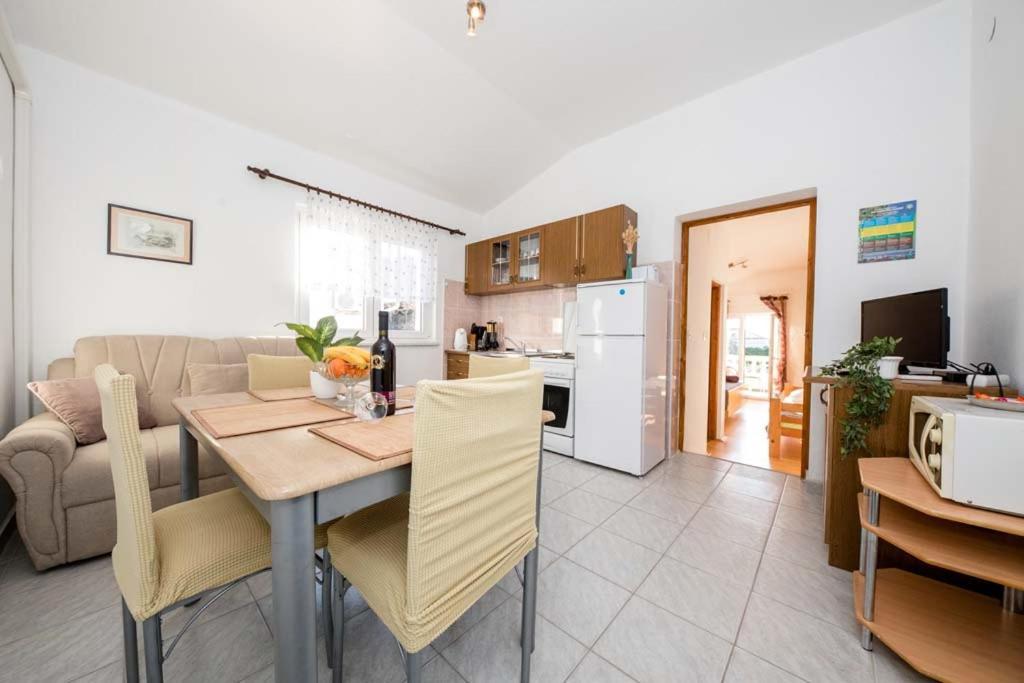 Apartmani Luka Banjol Bagian luar foto